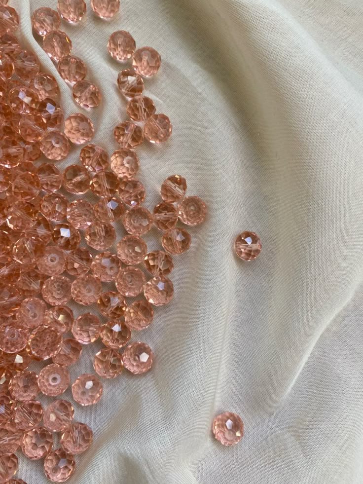 كريستال إزاز