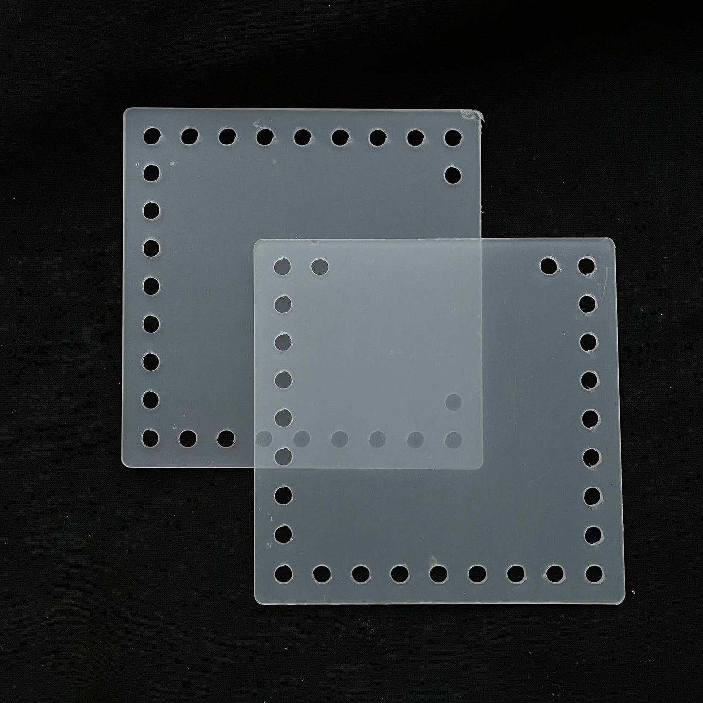 اكليرك شفاف مربع