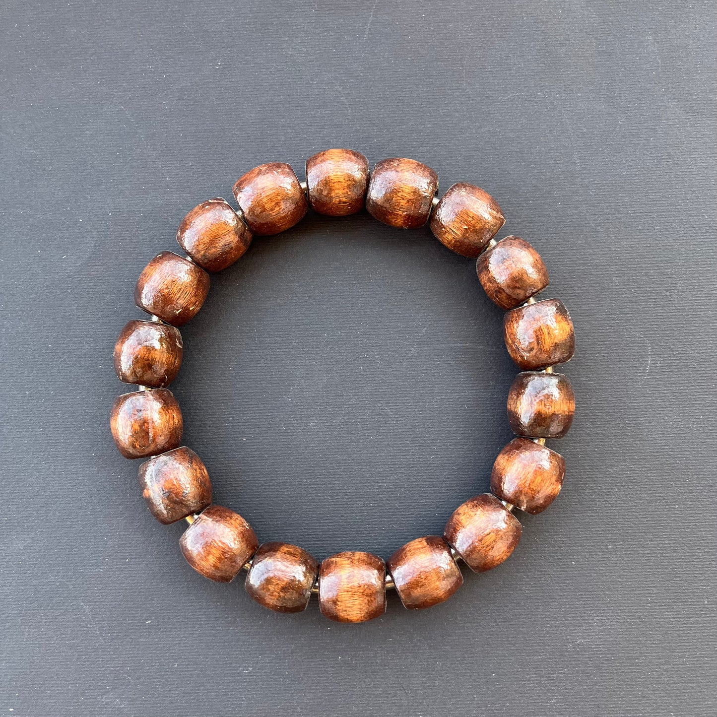 يد شنطة خرز خشب